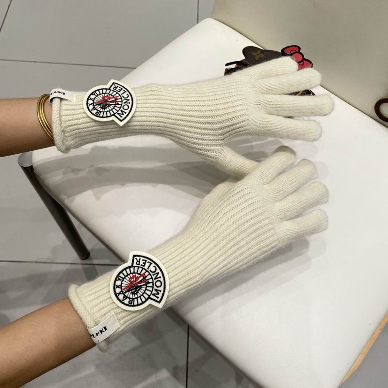 Moncler Gloves 51 (12)