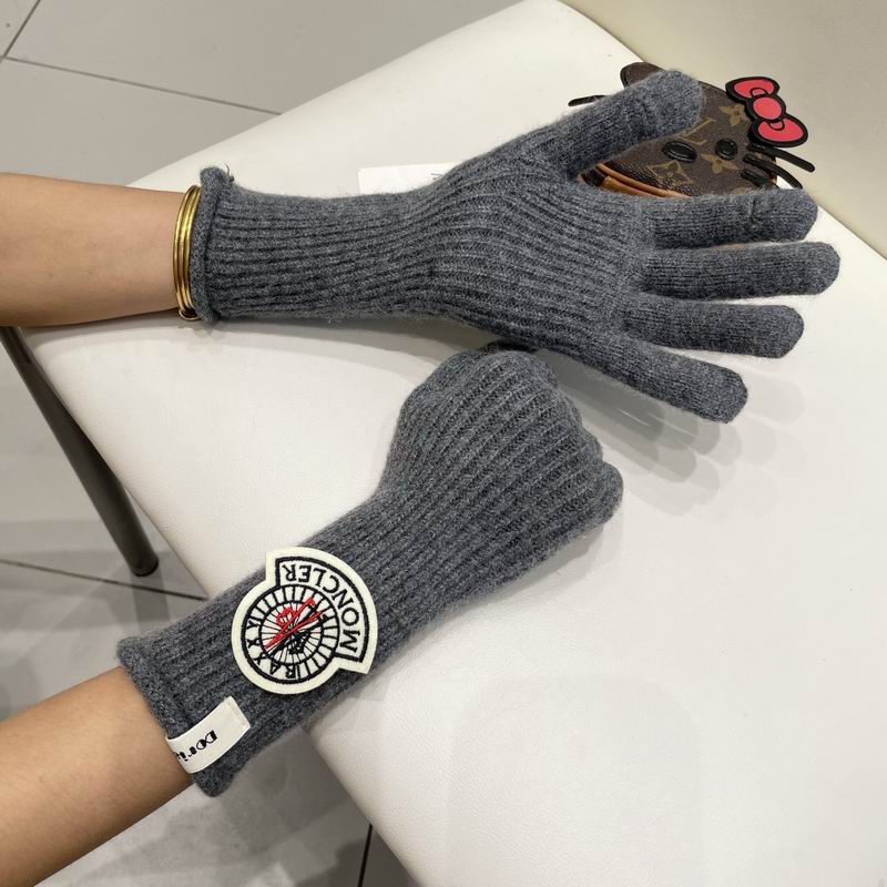 Moncler Gloves 51 (19)