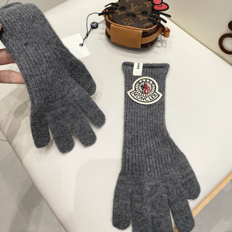 Moncler Gloves 51 (24)