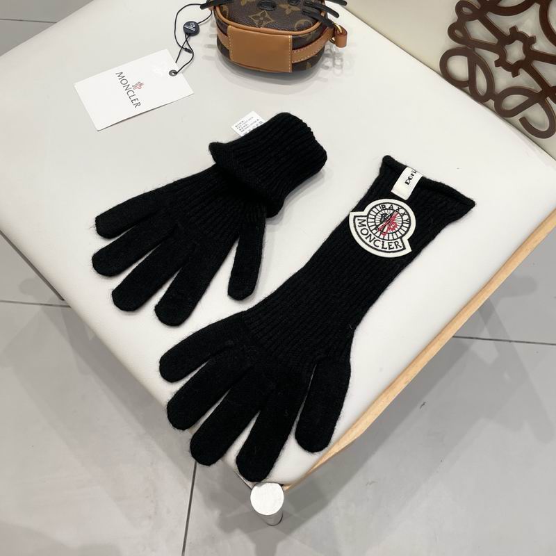 Moncler Gloves 51 (7)
