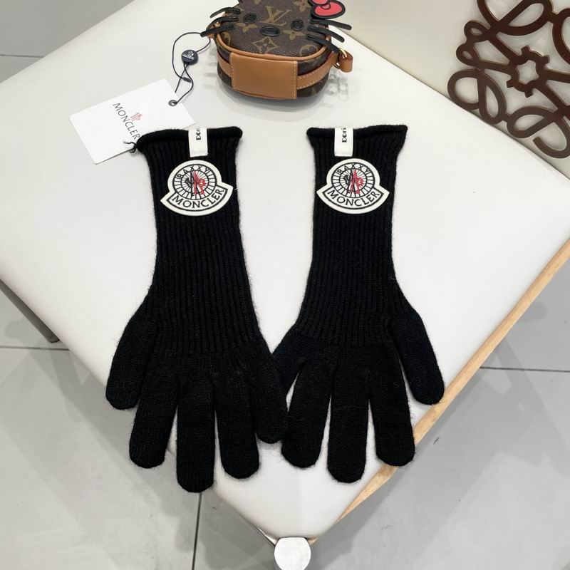 Moncler Gloves 51 (9)