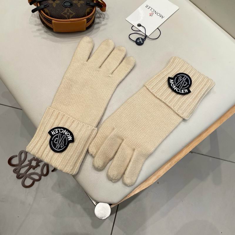 Moncler Gloves 55 (14)