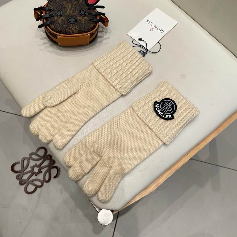 Moncler Gloves 55 (16)