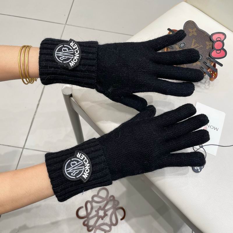 Moncler Gloves 55 (19)