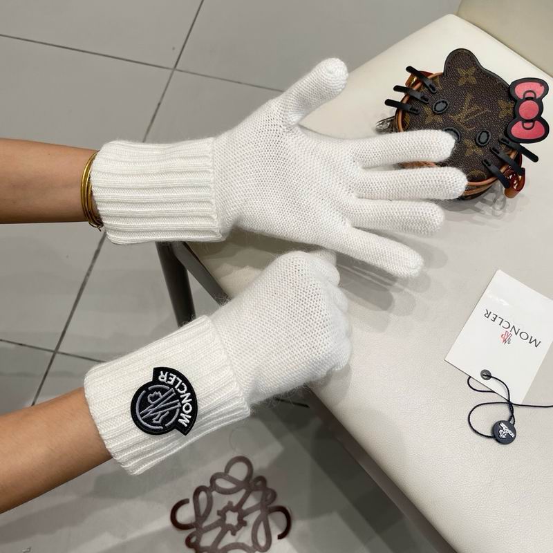 Moncler Gloves 55 (2)
