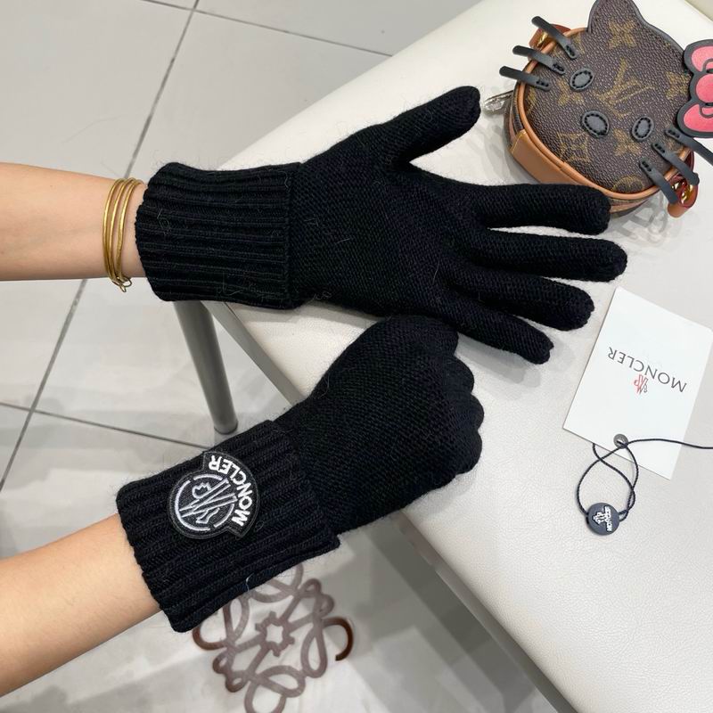 Moncler Gloves 55 (20)
