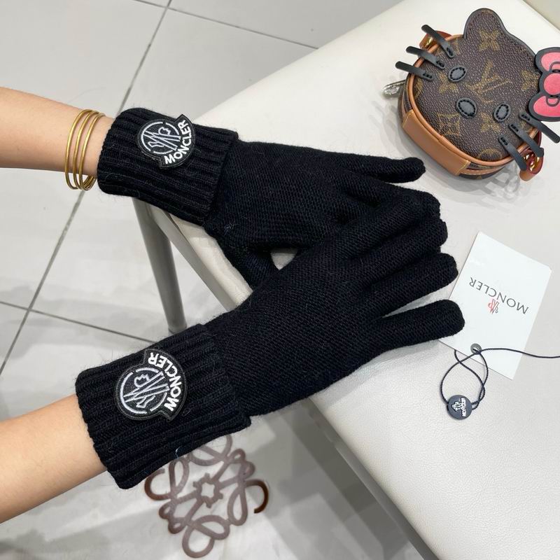 Moncler Gloves 55 (22)