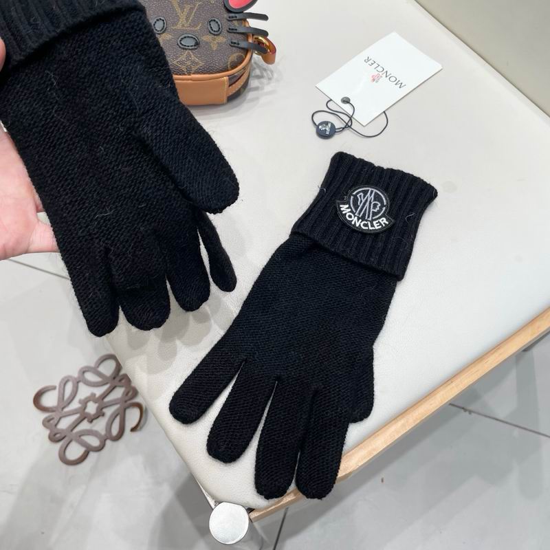 Moncler Gloves 55 (23)
