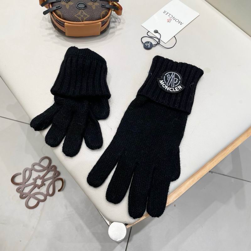 Moncler Gloves 55 (24)