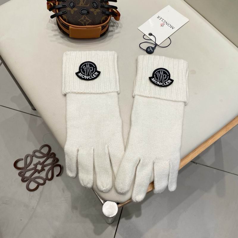Moncler Gloves 55 (7)