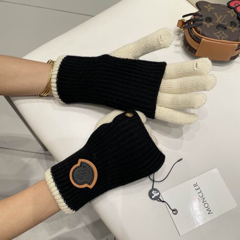 Moncler Gloves 56 (1)