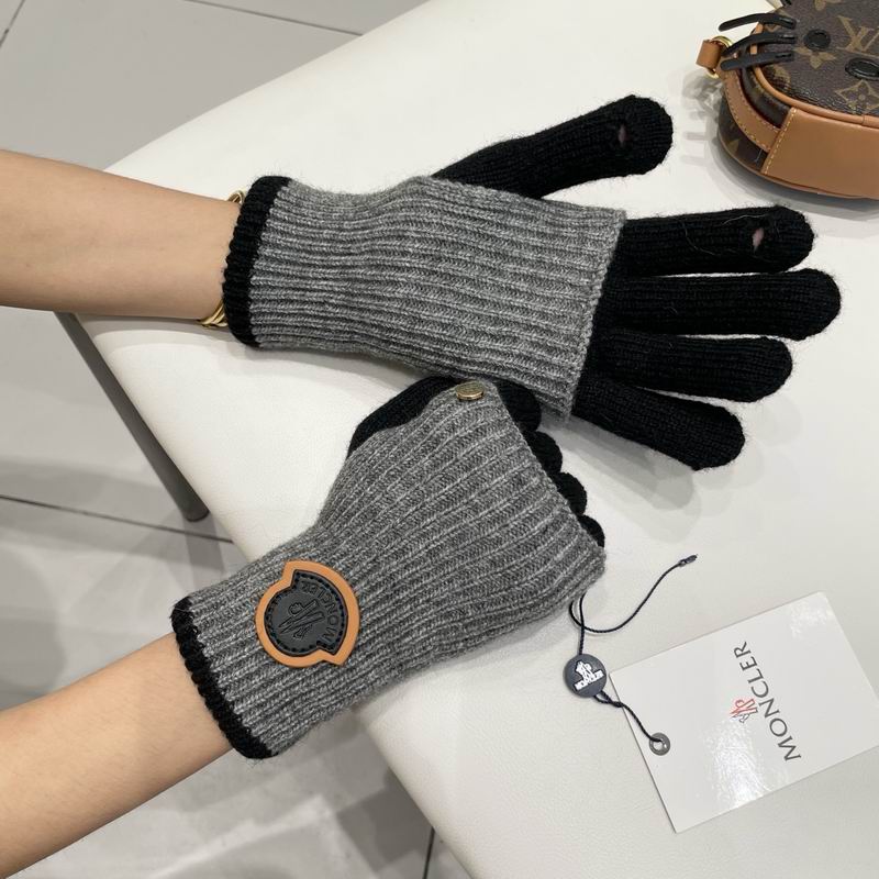 Moncler Gloves 56 (10)