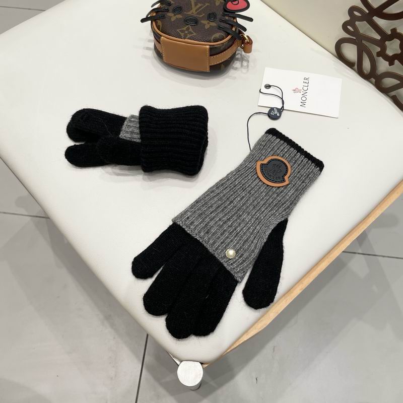 Moncler Gloves 56 (16)