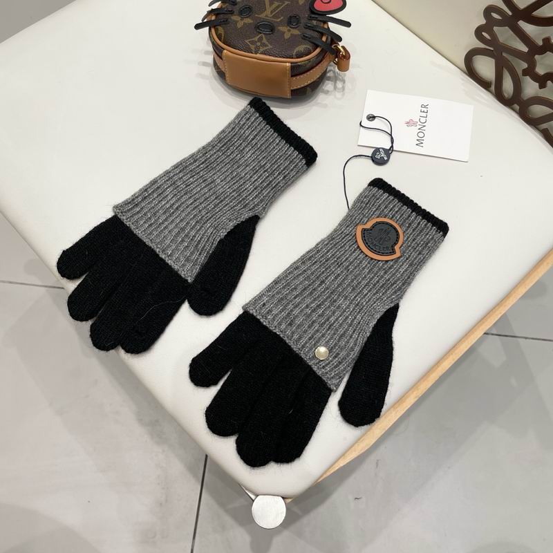 Moncler Gloves 56 (17)