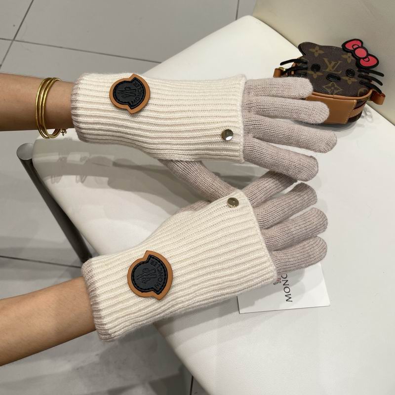Moncler Gloves 56 (21)