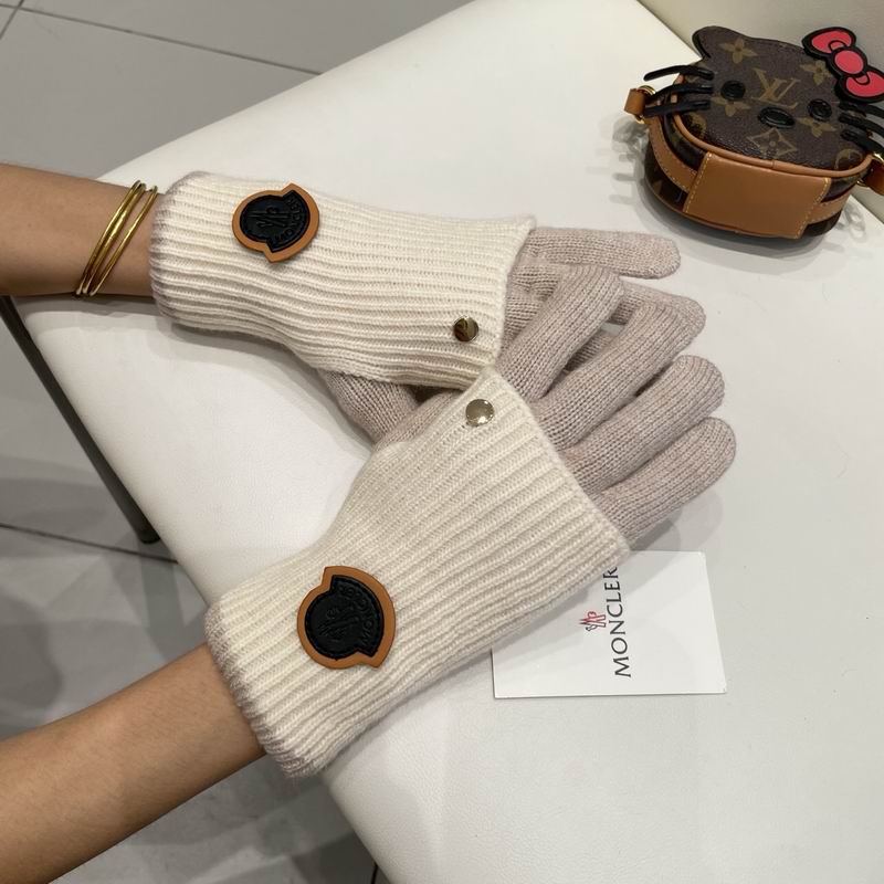 Moncler Gloves 56 (22)