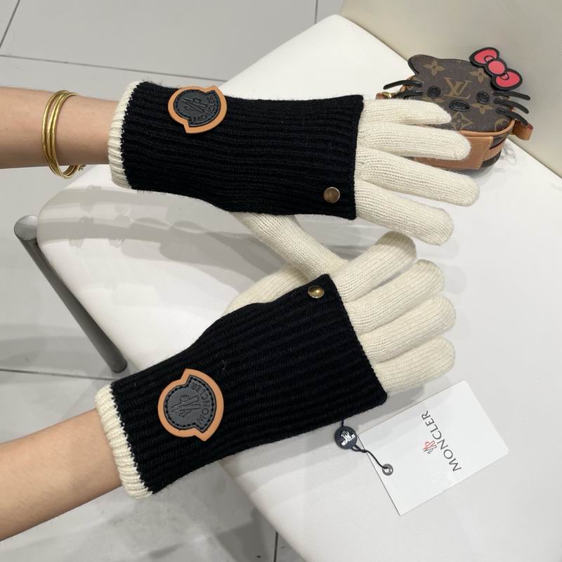 Moncler Gloves 56 (3)