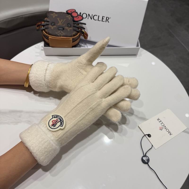 Moncler Gloves 64 (1)