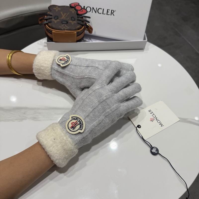 Moncler Gloves 64 (19)