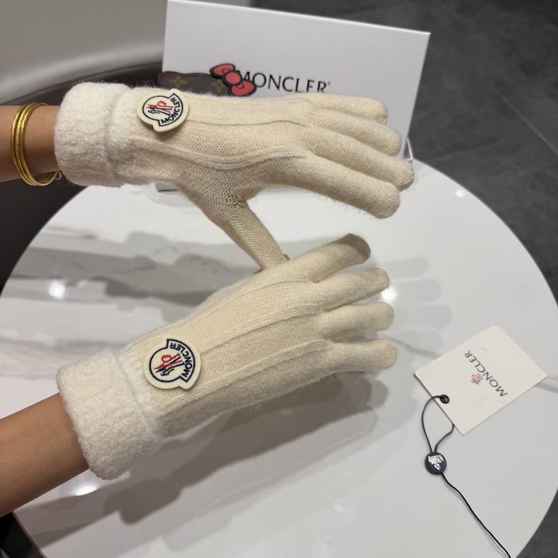 Moncler Gloves 64 (2)