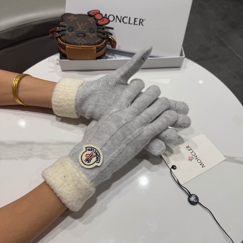 Moncler Gloves 64 (21)