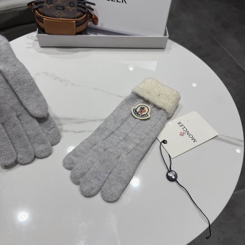 Moncler Gloves 64 (24)