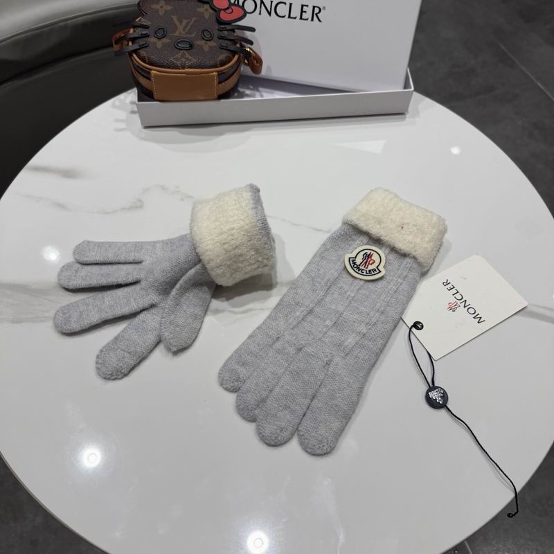 Moncler Gloves 64 (25)