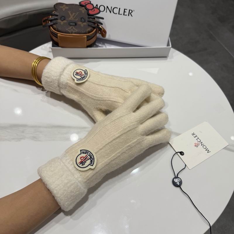 Moncler Gloves 64 (3)