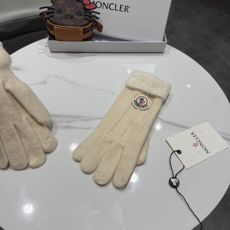 Moncler Gloves 64 (6)