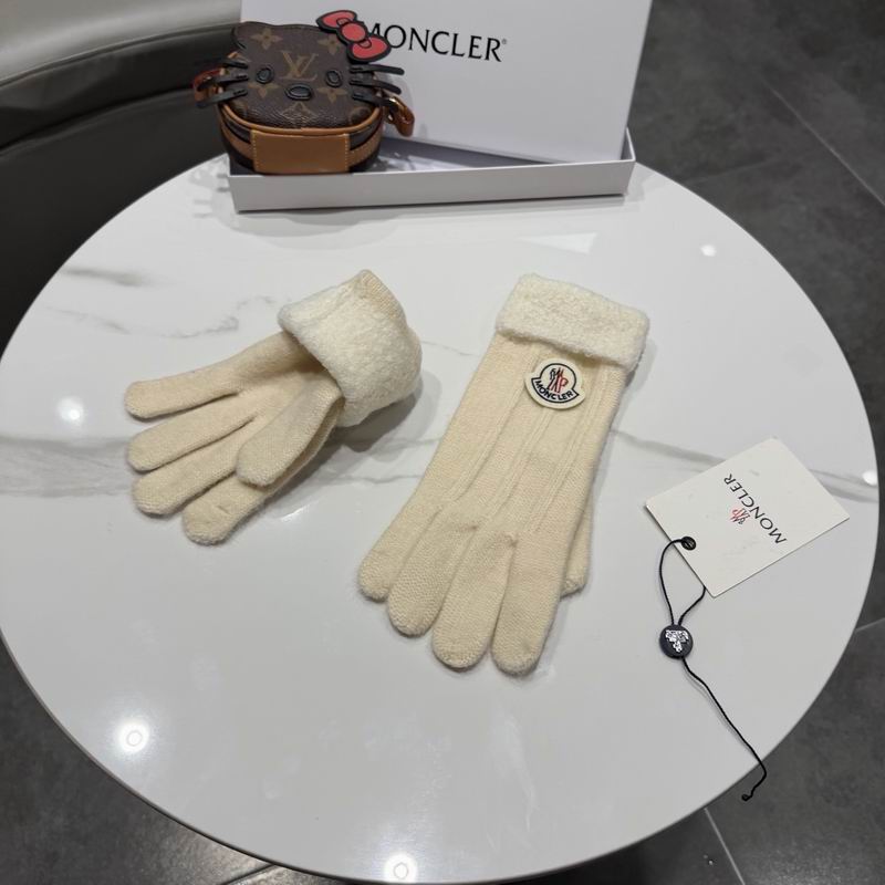 Moncler Gloves 64 (7)