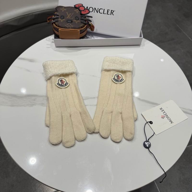 Moncler Gloves 64 (9)