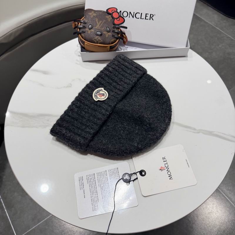Moncler Hat (1695)