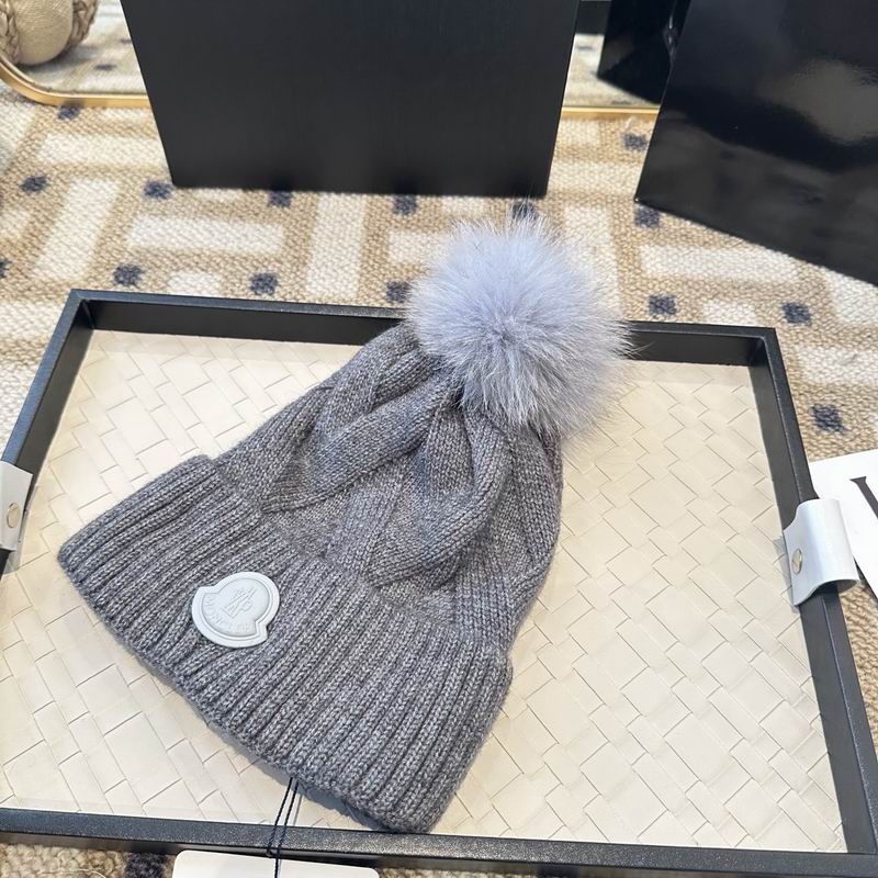 Moncler Hat (242)