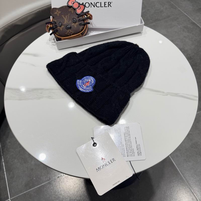 Moncler Hat (369)