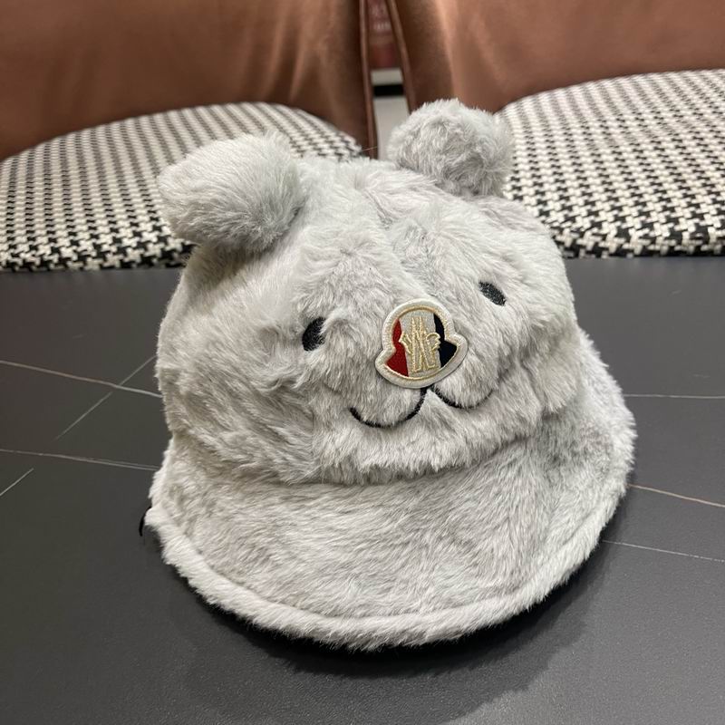 Moncler Hat (900)