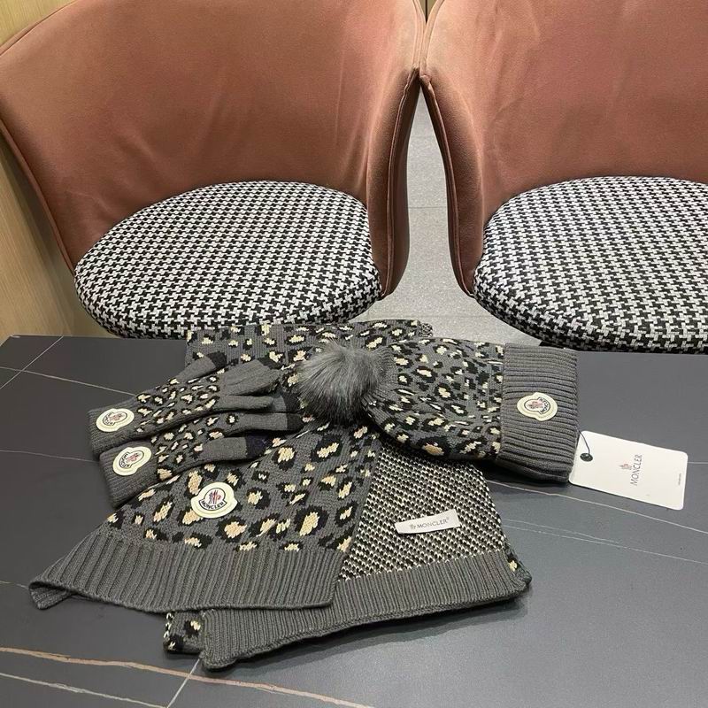 Moncler Scarf Hat Gloves (71)