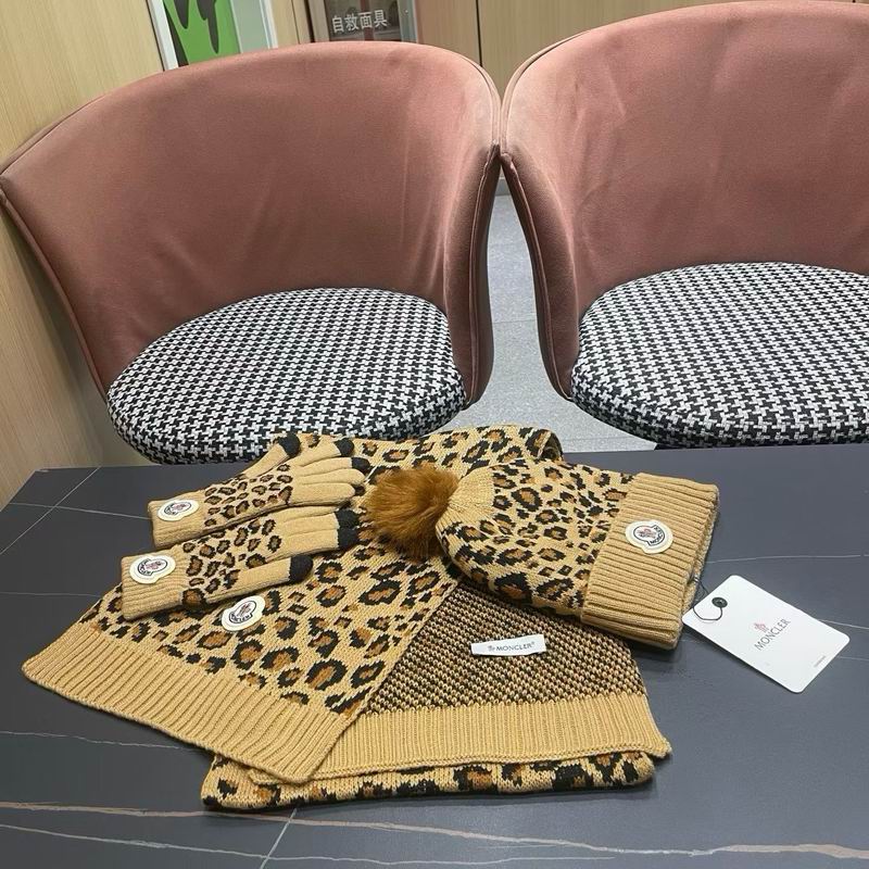 Moncler Scarf Hat Gloves (79)