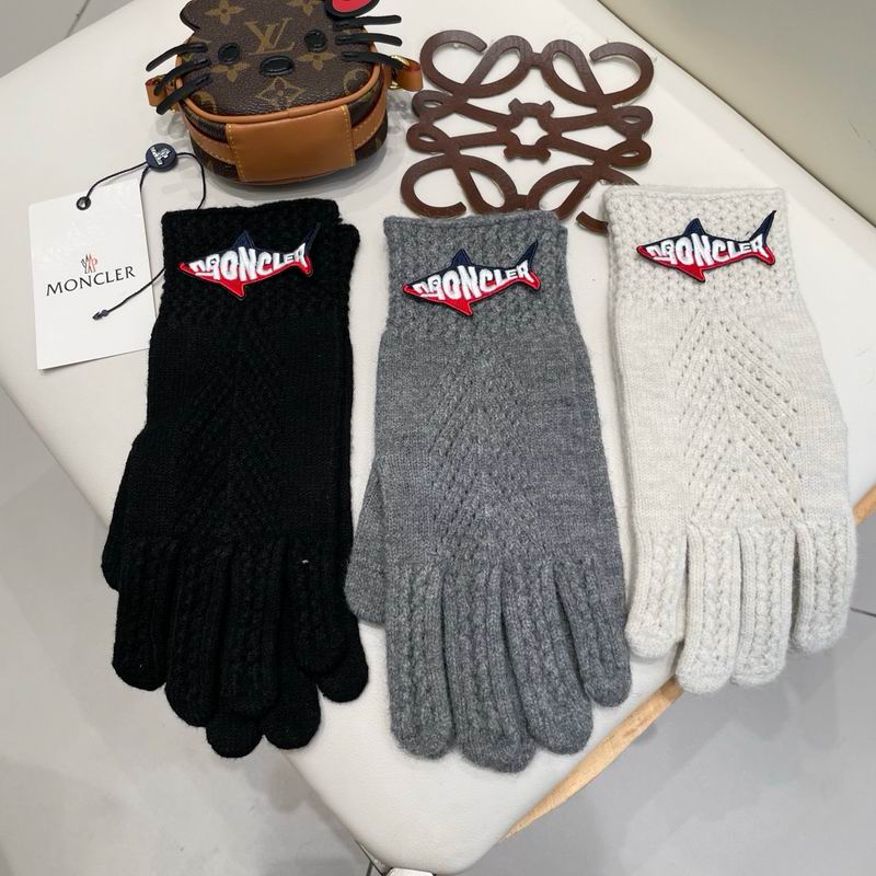 Moncler gloves 01 (22)