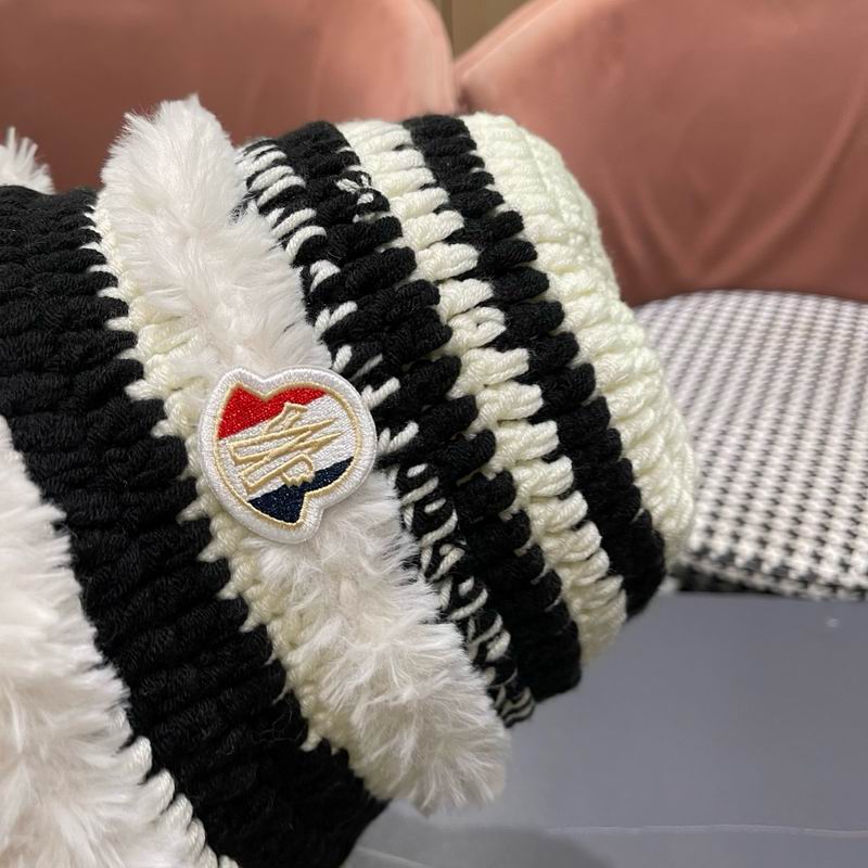 Moncler hat (1469)