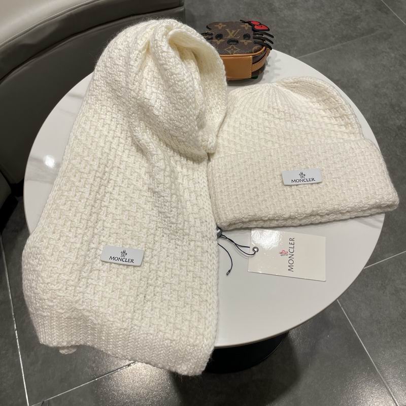 Moncler scarf hat (451)