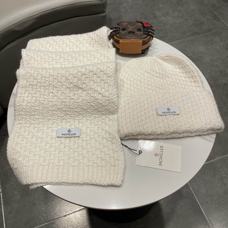 Moncler scarf hat (453)