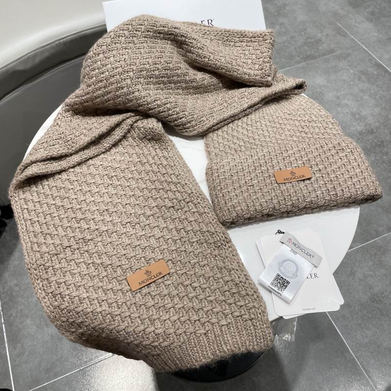 Moncler scarf hat (467)