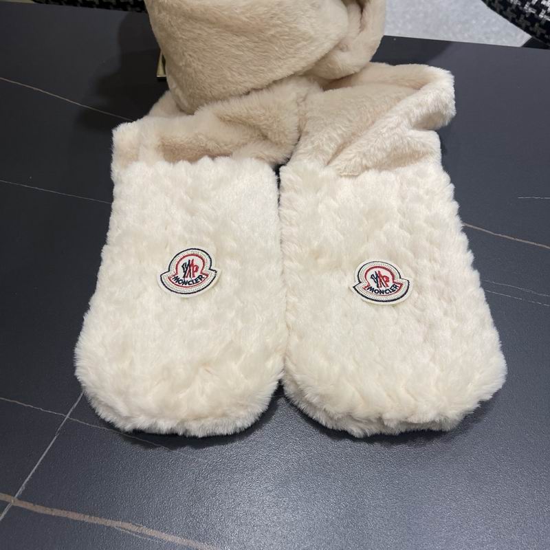 Moncler scarf hat (692)