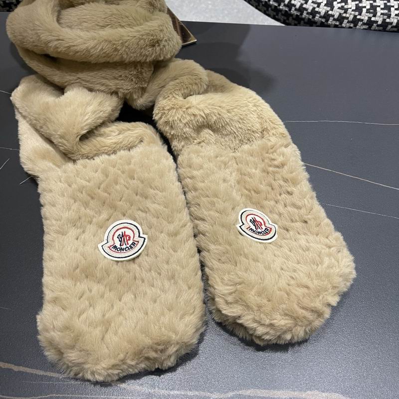 Moncler scarf hat (700)