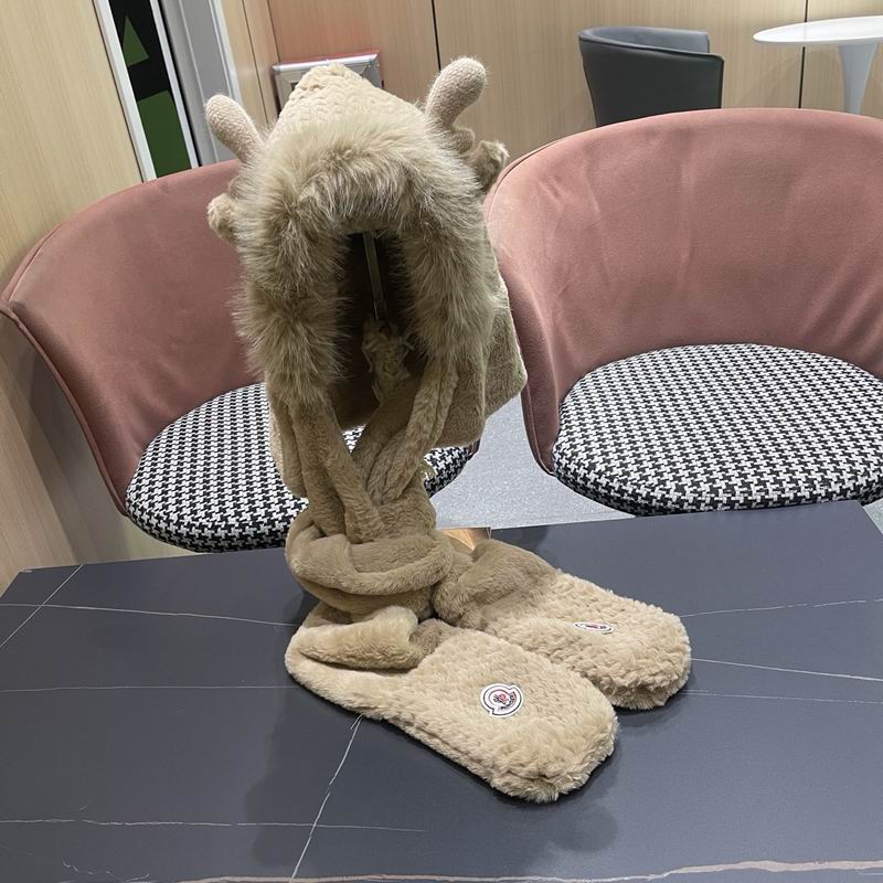 Moncler scarf hat (704)