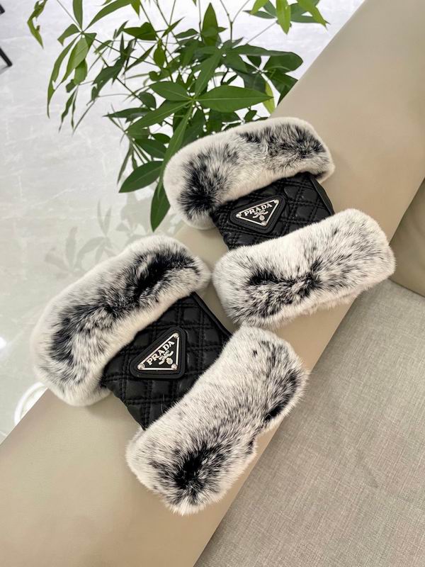 Prada Gloves 64 (7)