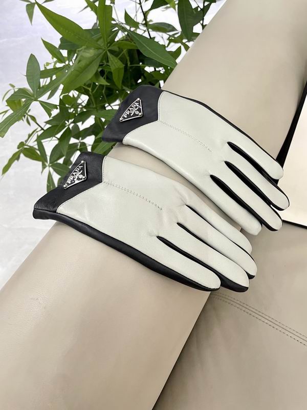 Prada Gloves L 69 (21)