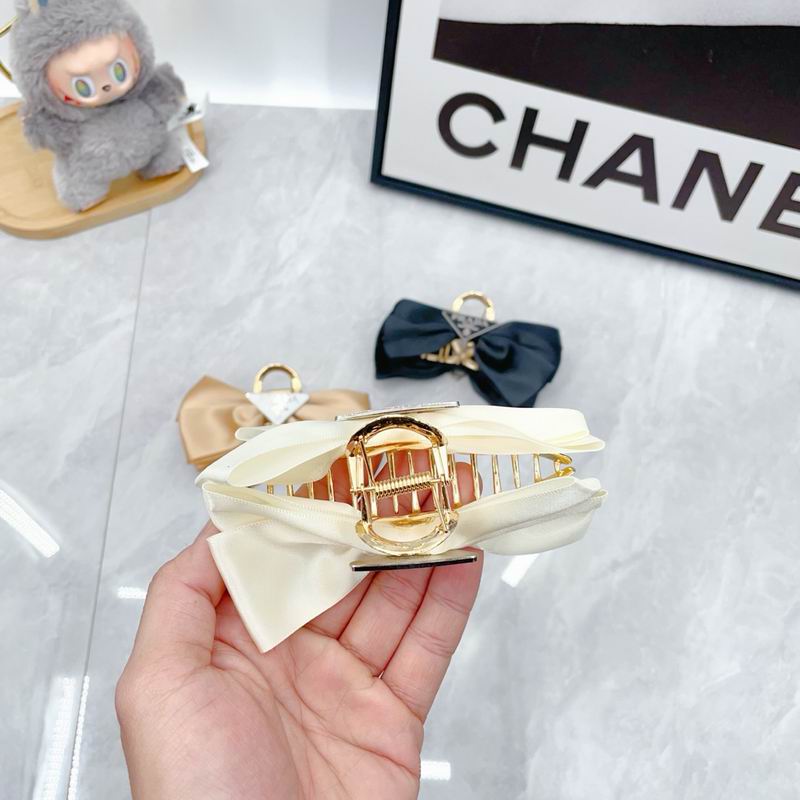 Prada Hair Grab Clip dx (38)