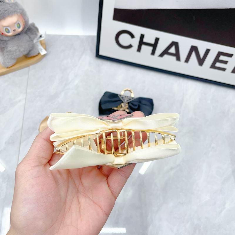 Prada Hair Grab Clip dx (39)