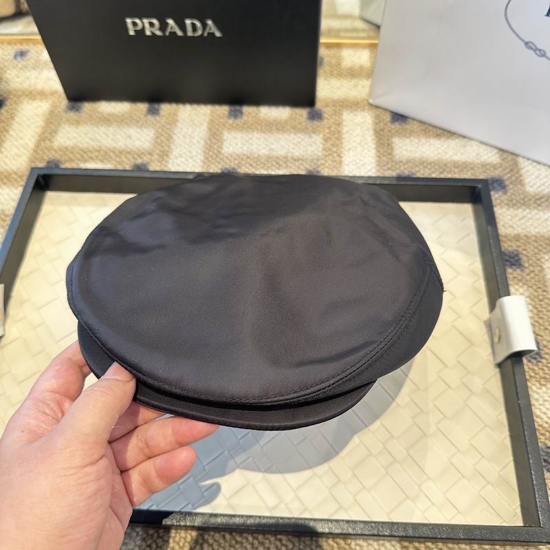 Prada beret (60)